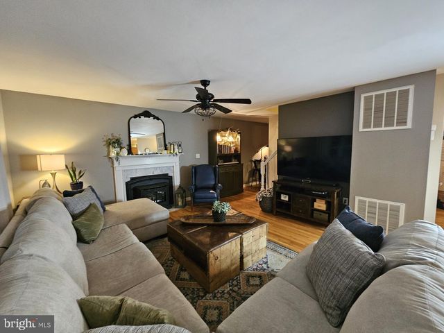 66 MASON LN, Martinsburg, WV 25404