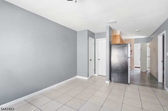 829 Allen St 4, Elizabeth City, NJ 07202