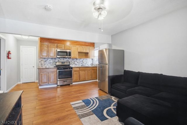829 Allen St 4, Elizabeth City, NJ 07202
