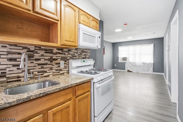 829 Allen St 4, Elizabeth City, NJ 07202