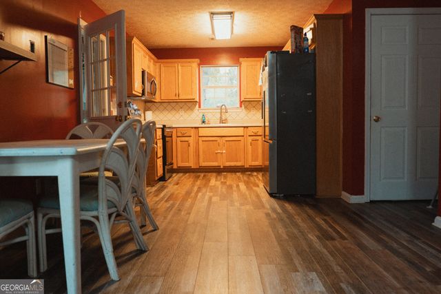 1145 Larkspur Drive, Locust Grove, GA 30248