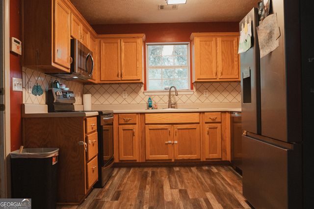 1145 Larkspur Drive, Locust Grove, GA 30248