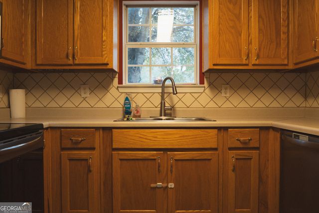 1145 Larkspur Drive, Locust Grove, GA 30248