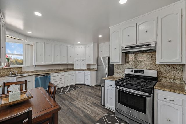 5707 Carberry Ave, Oakland, CA 94609