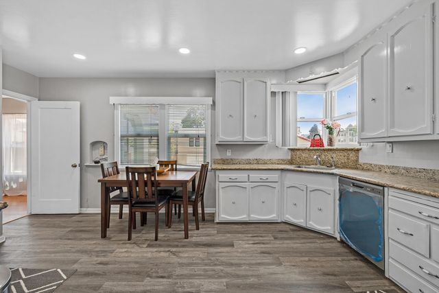 5707 Carberry Ave, Oakland, CA 94609