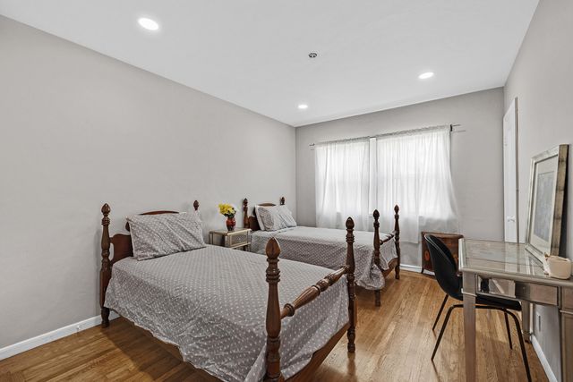 5707 Carberry Ave, Oakland, CA 94609