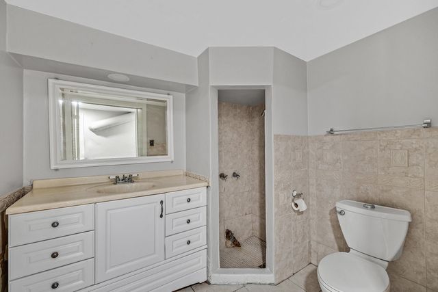 5707 Carberry Ave, Oakland, CA 94609