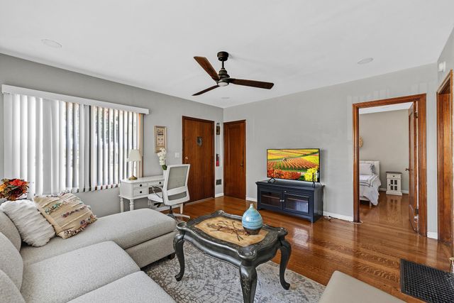 5707 Carberry Ave, Oakland, CA 94609