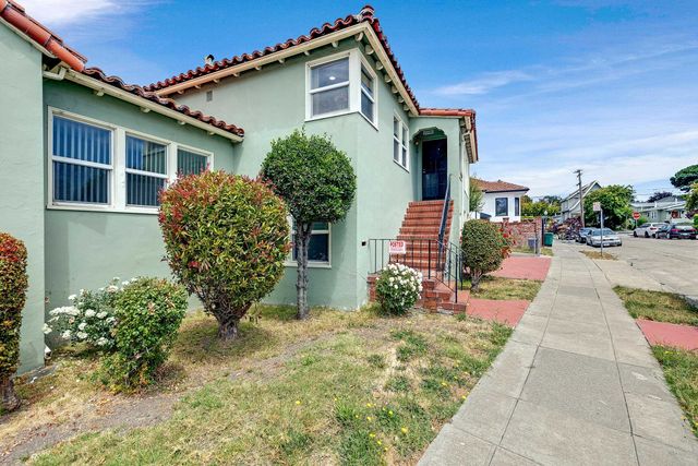 5707 Carberry Ave, Oakland, CA 94609