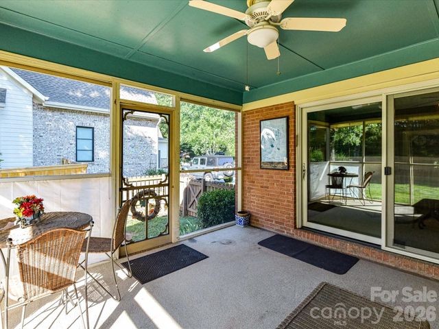 911 Lansdowne Road, Charlotte, NC 28270