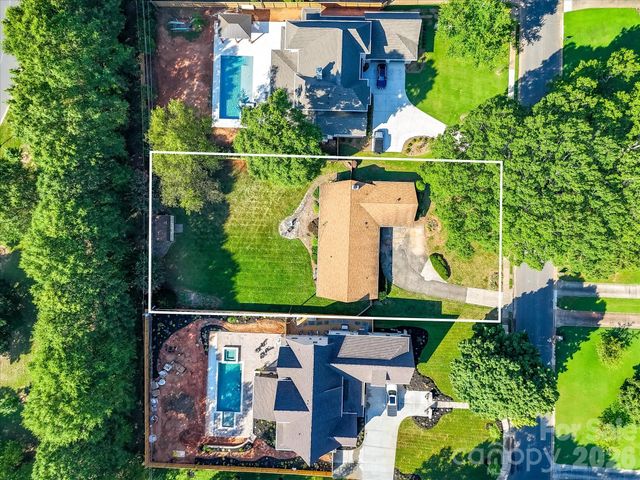 911 Lansdowne Road, Charlotte, NC 28270