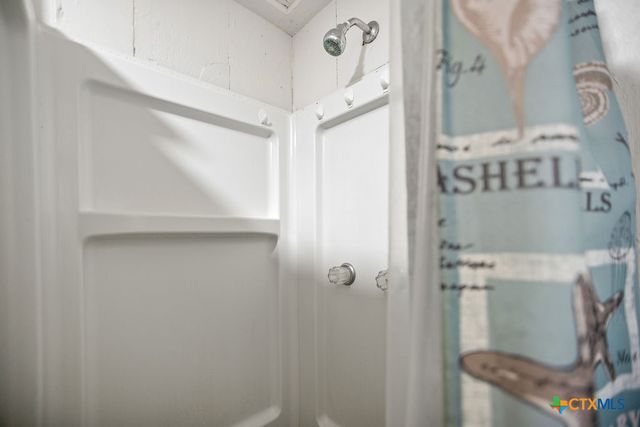 190 La Lucia Street, Port Lavaca, TX 77979