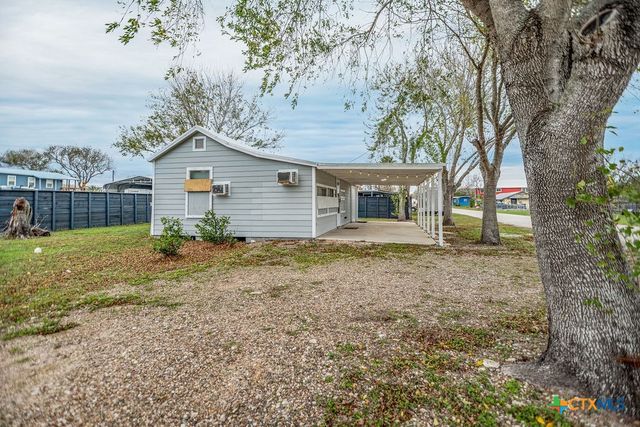 190 La Lucia Street, Port Lavaca, TX 77979