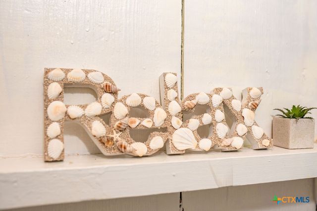 190 La Lucia Street, Port Lavaca, TX 77979