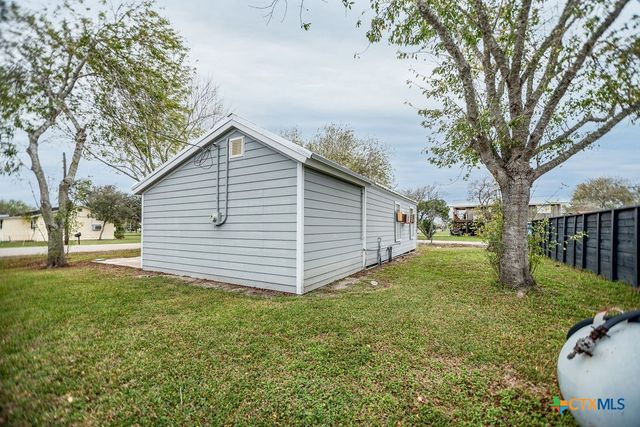 190 La Lucia Street, Port Lavaca, TX 77979