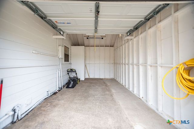 190 La Lucia Street, Port Lavaca, TX 77979