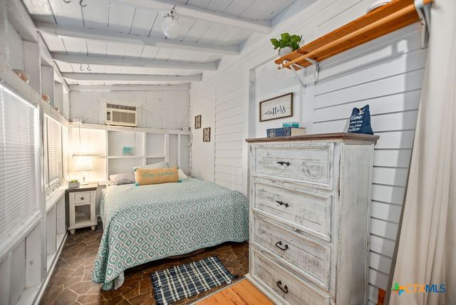 190 La Lucia Street, Port Lavaca, TX 77979