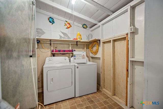 190 La Lucia Street, Port Lavaca, TX 77979