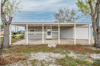 190 La Lucia Street, Port Lavaca, TX 77979