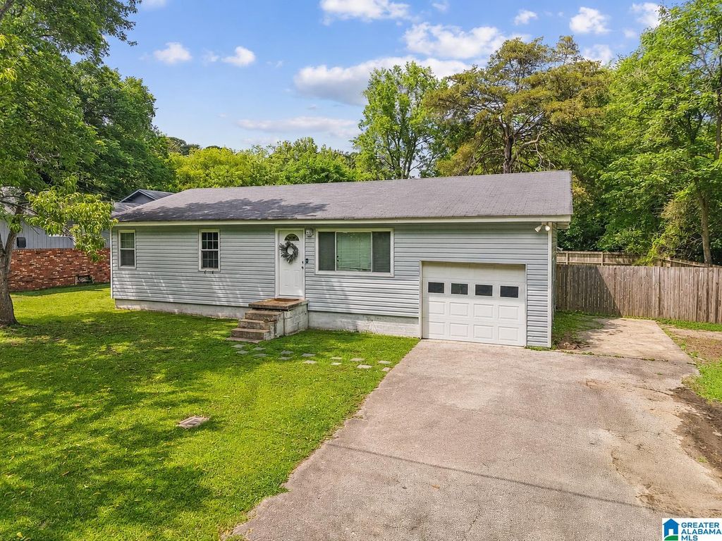 8364 KENT AVENUE, Leeds, AL 35094