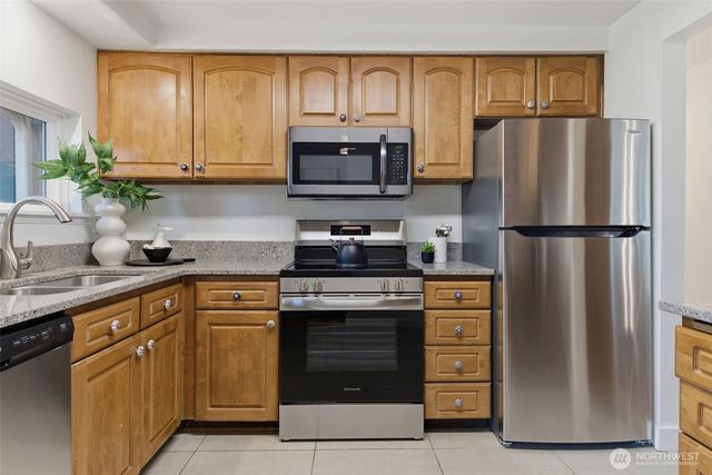 6123 NE 185th Street, Kenmore, WA 98028