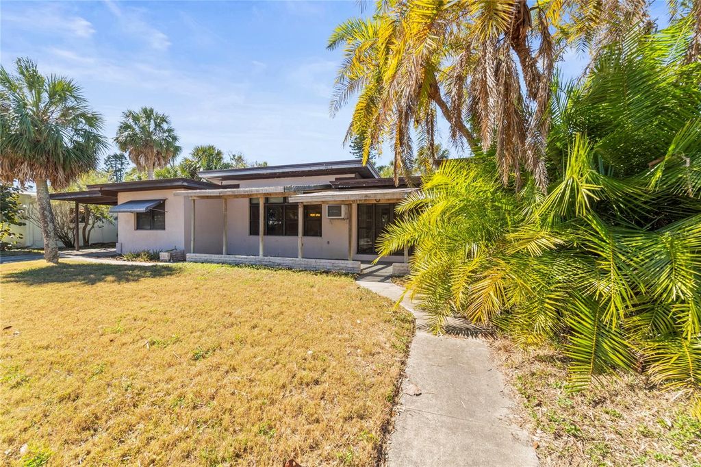 Image 11 of property listing at 3110 W DE BAZAN AVENUE, St Pete Beach, FL 33706