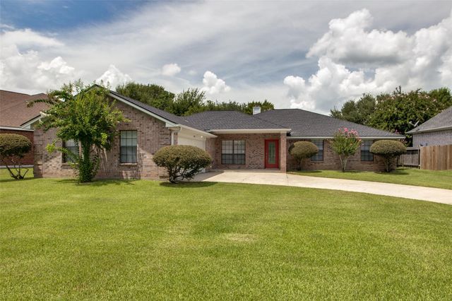 5106 Greenwater Drive, Willis, TX 77318