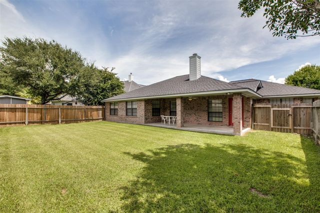 5106 Greenwater Drive, Willis, TX 77318