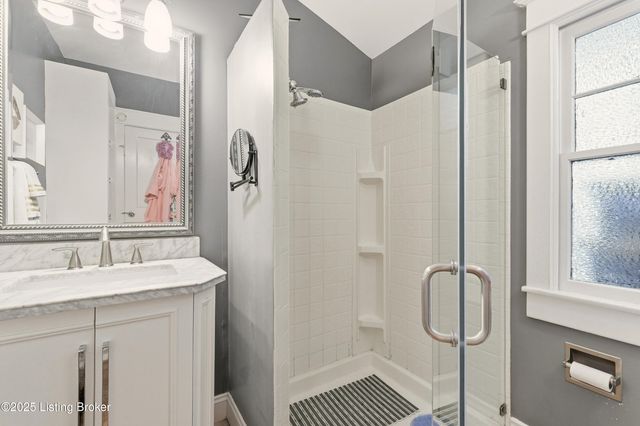 211 Pennsylvania Ave, Louisville, KY 40206