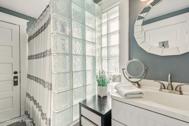 211 Pennsylvania Ave, Louisville, KY 40206