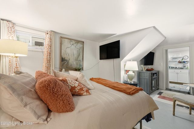 211 Pennsylvania Ave, Louisville, KY 40206