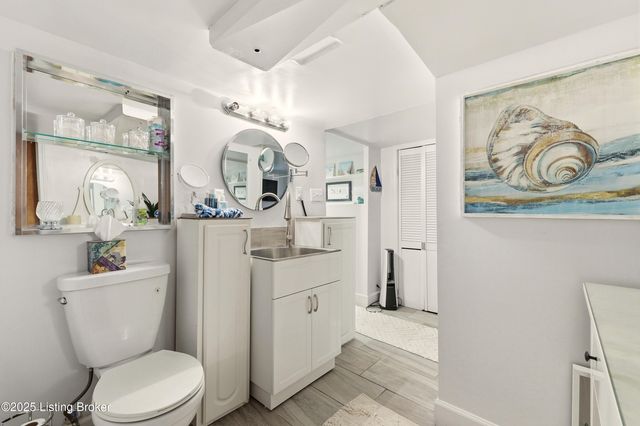 211 Pennsylvania Ave, Louisville, KY 40206