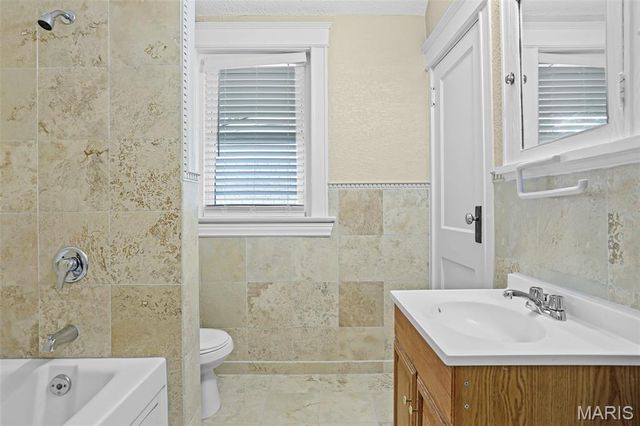 7005 Pershing Avenue, University City, MO 63130