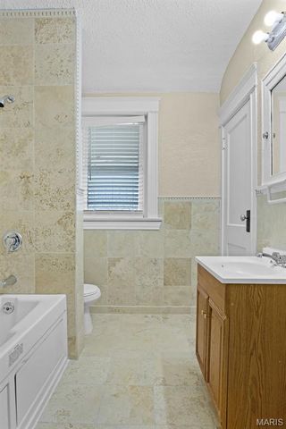7005 Pershing Avenue, University City, MO 63130
