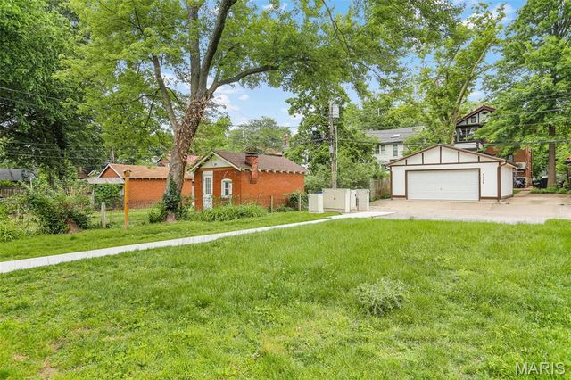 7005 Pershing Avenue, University City, MO 63130