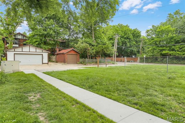 7005 Pershing Avenue, University City, MO 63130