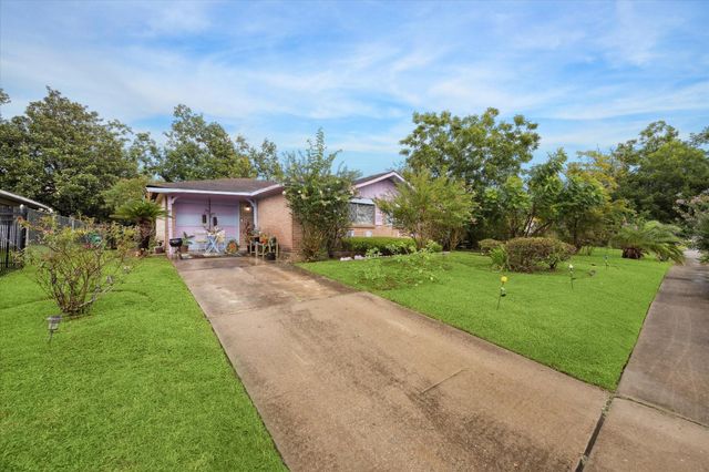 12711 Claygate Drive, Houston, TX 77047