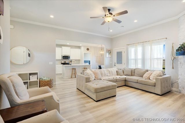 146 Bull Run, Calera, OK 74730