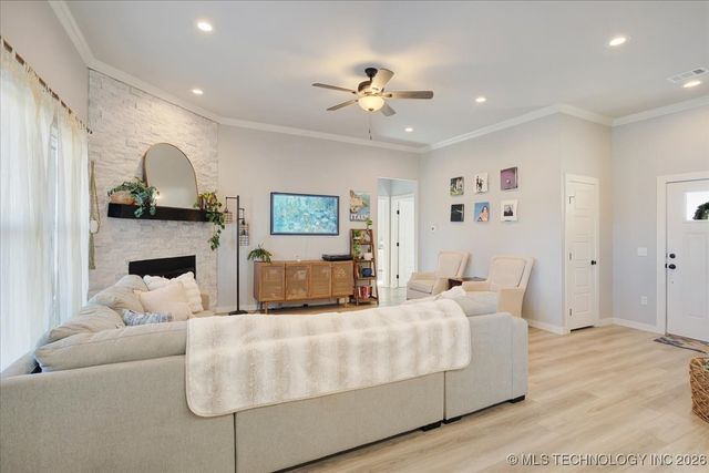 146 Bull Run, Calera, OK 74730