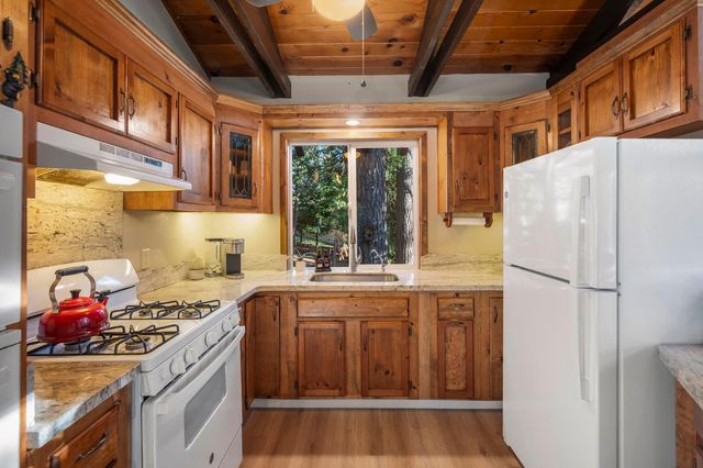 1883 Kit Carson Circle, Arnold, CA 95223