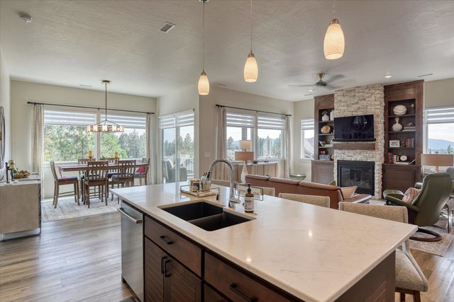 13622 N Eagle View Ln, Spokane, WA 99208