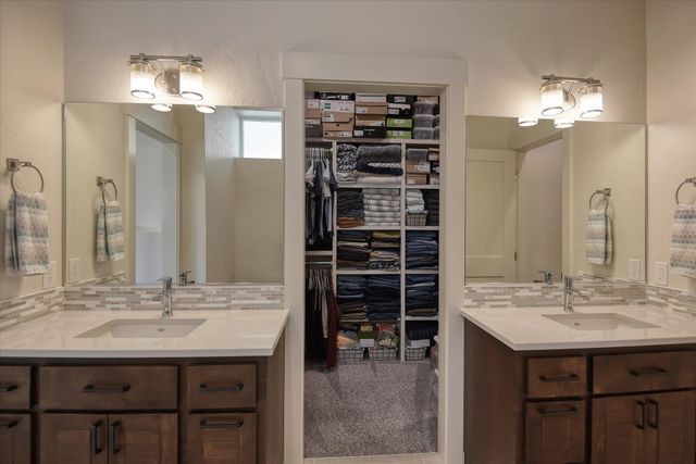 13622 N Eagle View Ln, Spokane, WA 99208