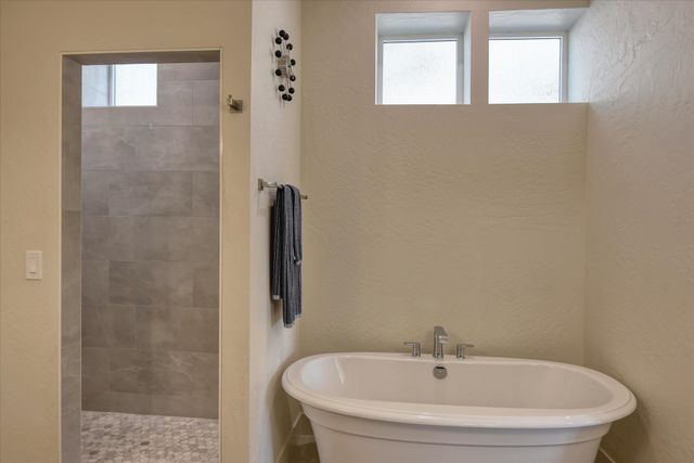 13622 N Eagle View Ln, Spokane, WA 99208