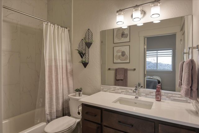 13622 N Eagle View Ln, Spokane, WA 99208