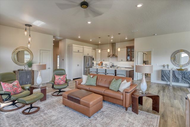 13622 N Eagle View Ln, Spokane, WA 99208