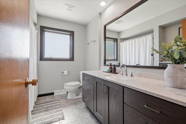 4112 Mueller DRIVE, Hartford, WI 53027
