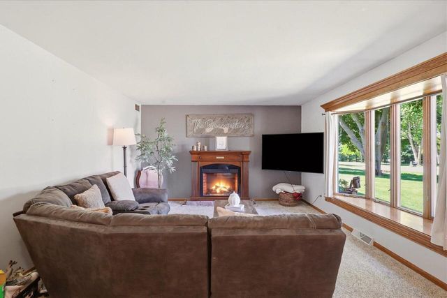 4112 Mueller DRIVE, Hartford, WI 53027