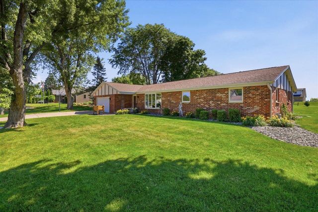 4112 Mueller DRIVE, Hartford, WI 53027