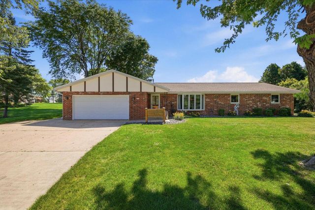 4112 Mueller DRIVE, Hartford, WI 53027