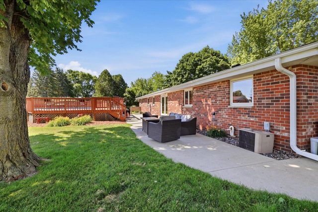 4112 Mueller DRIVE, Hartford, WI 53027